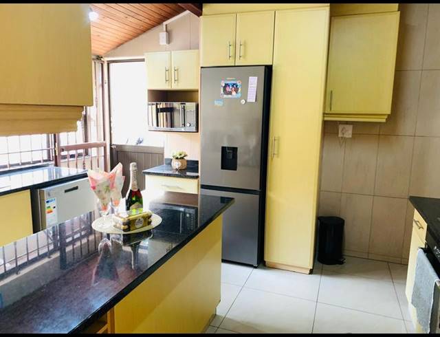 4 BEDROOM HOUSE FOR SALE IN MOSELEY